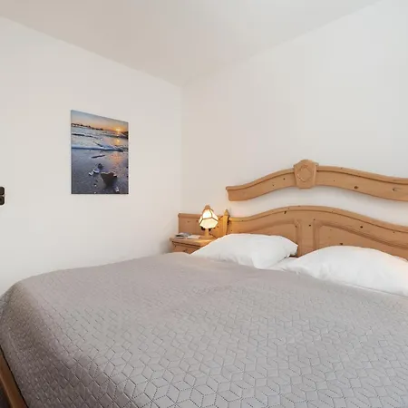 Kaiserhof 38 Muschelblume *